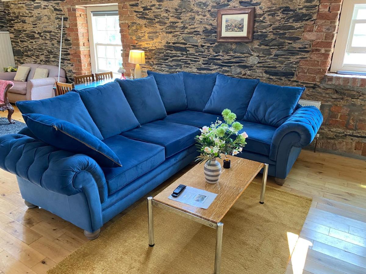 Period Coachhouse Villa Newbliss Екстериор снимка